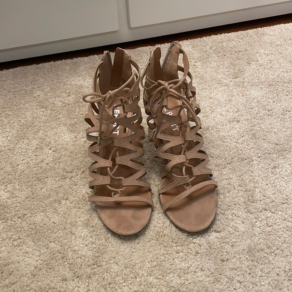 Report brand shoes